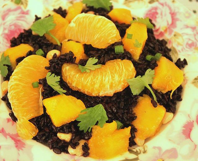 芒果花生黑米沙拉Black Rice Salad With Mango and Peanut的做法
