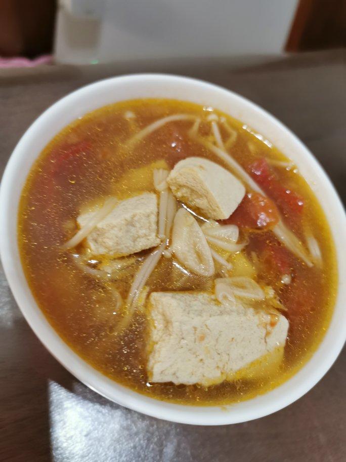 减脂白菜金针菇豆腐汤