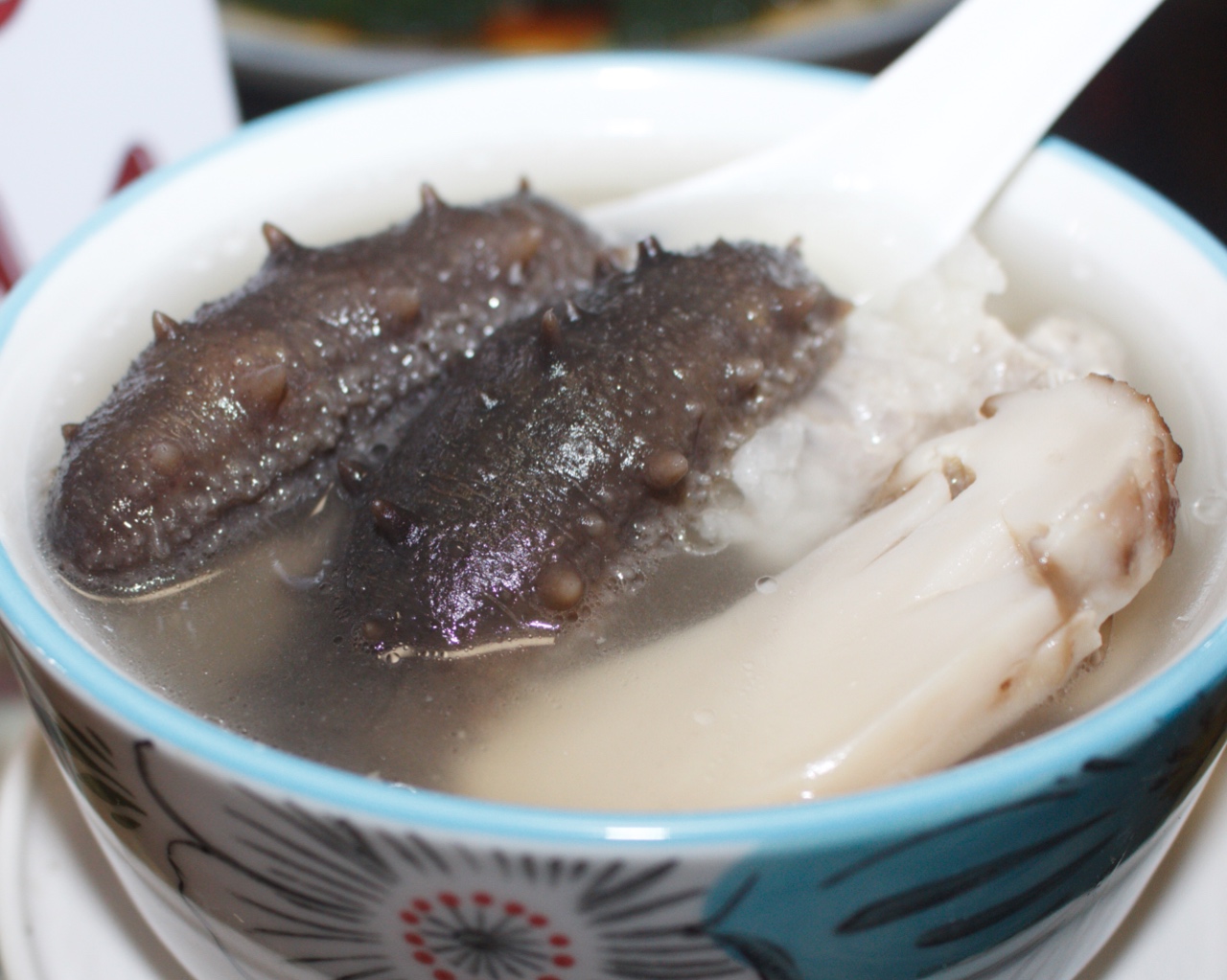 鲜松茸海参排骨汤的做法