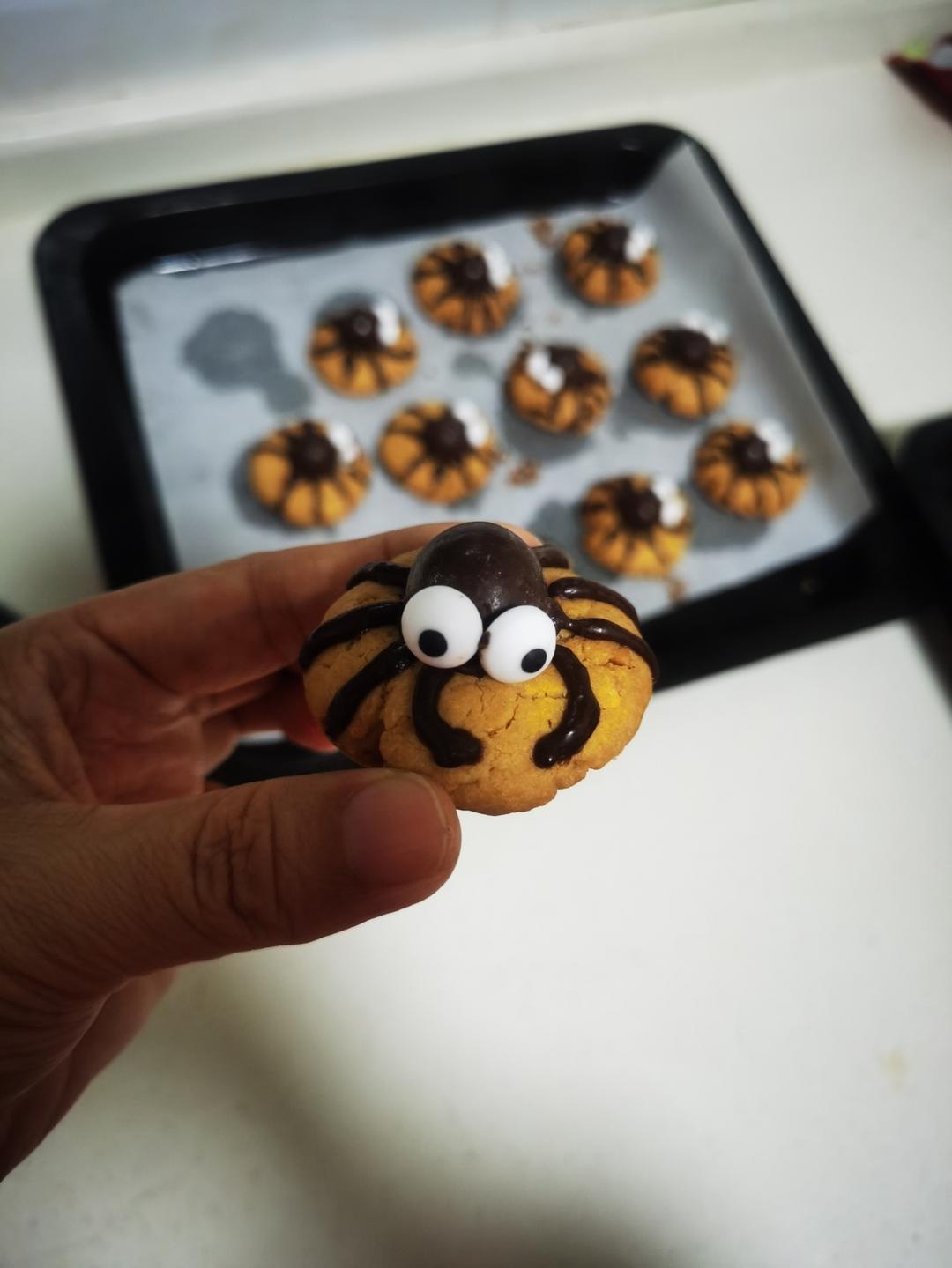 万圣节蜘蛛花生酥饼干