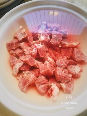 红烧牛肉炖扁豆的做法 步骤1
