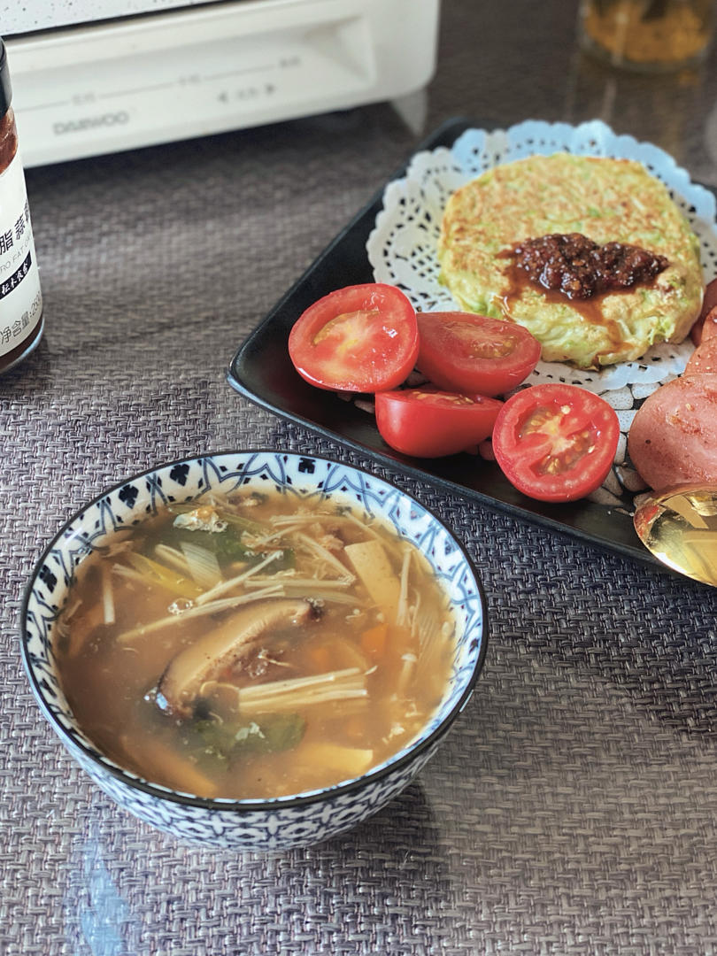 西葫芦蛋饼配咸汤 Zucchini Pancake