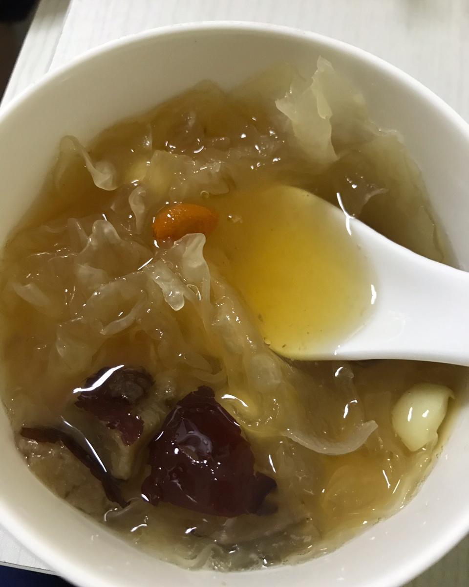 红枣银耳莲子羹