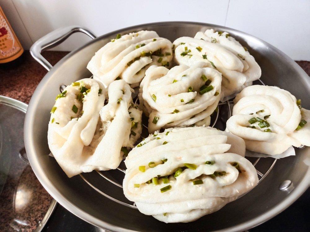 最好吃的火腿葱香花卷—附让葱不变黄的小窍门