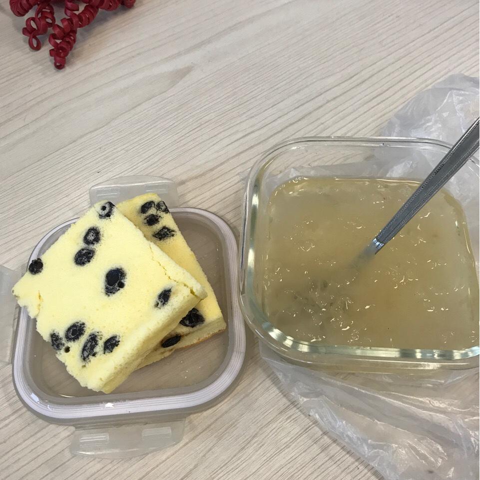 葡萄干蛋糕卷
