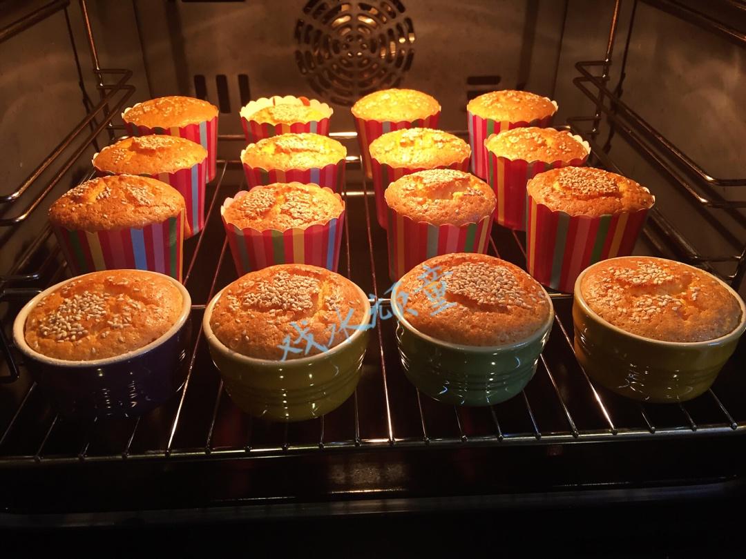 蜂蜜脆皮小蛋糕～无水、无油、无糖、好吃又健康！