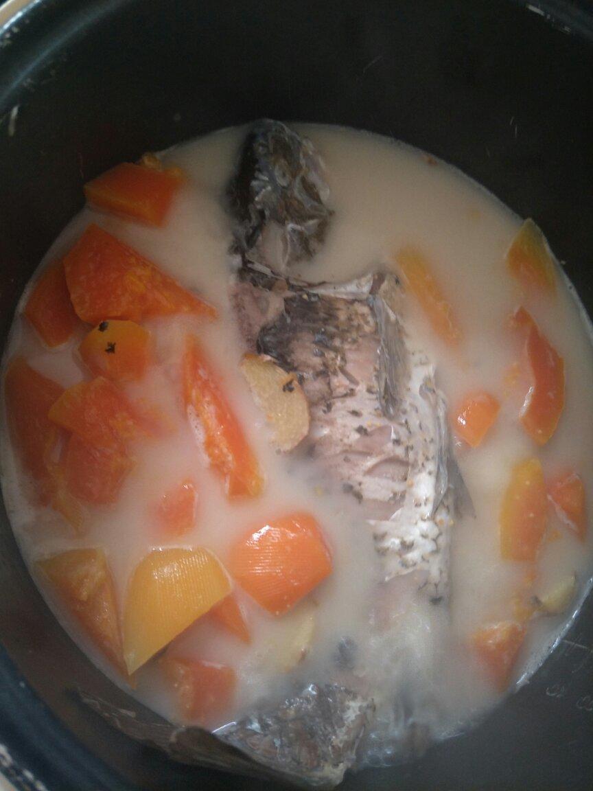 鲫鱼豆腐汤