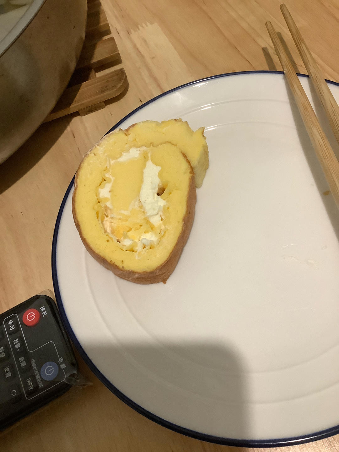 蛋糕卷这样做‼️不掉皮不开裂（小视频食谱）