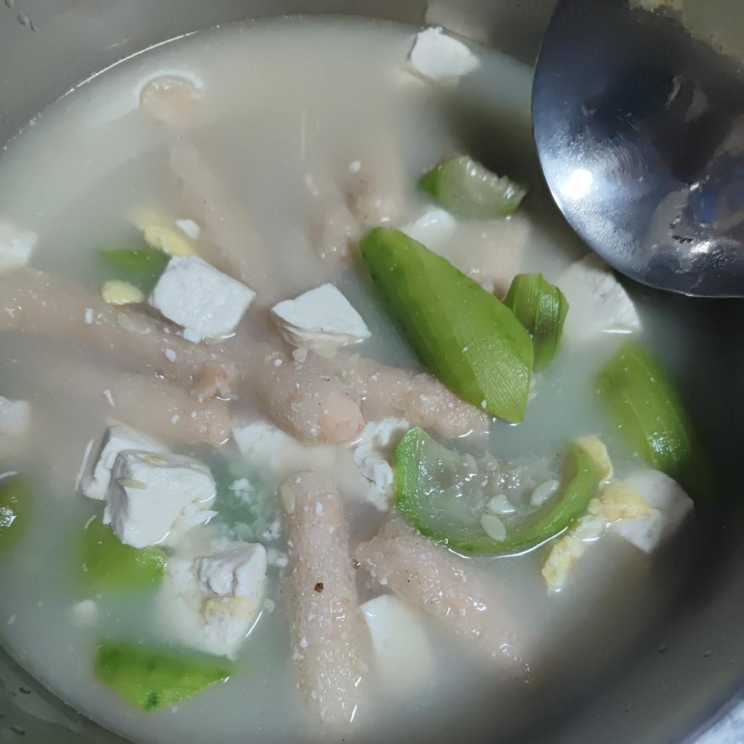 低脂低卡，好吃不胖的丝瓜豆腐鸡蛋汤！