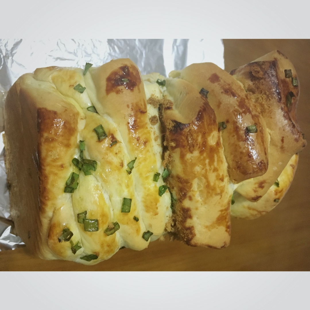 手撕千层肉松面包