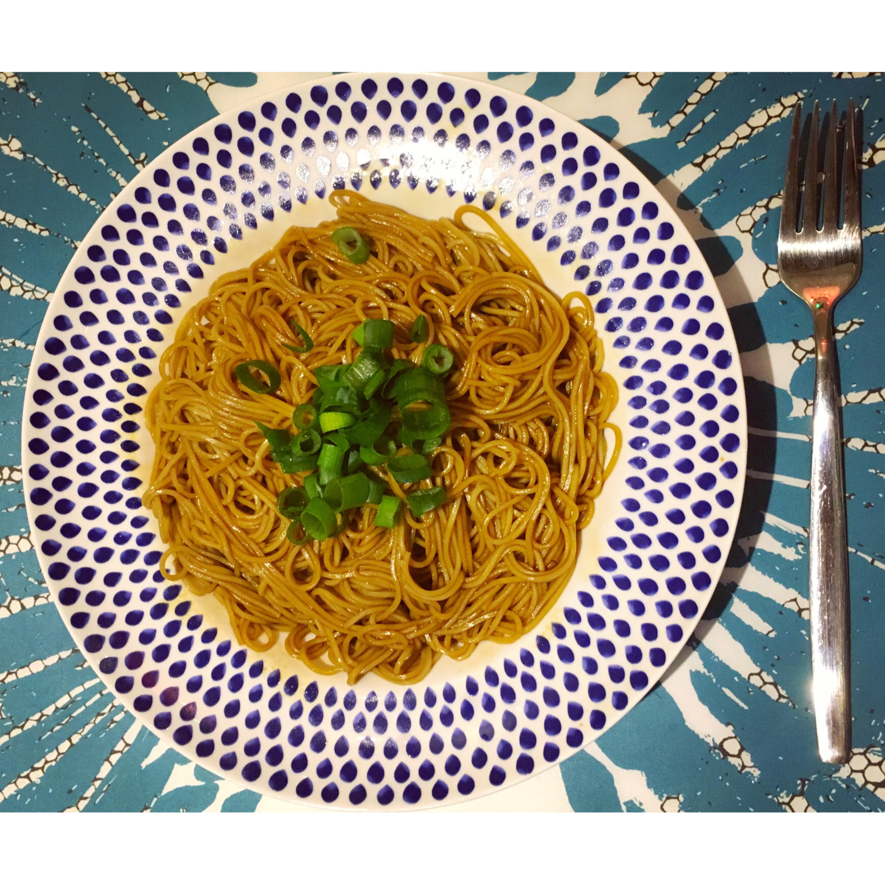 葱爆面—就是汪涵在天天向上里面做的那个啦