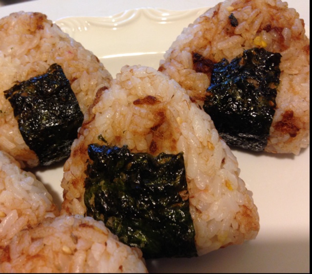 海苔肉松饭团