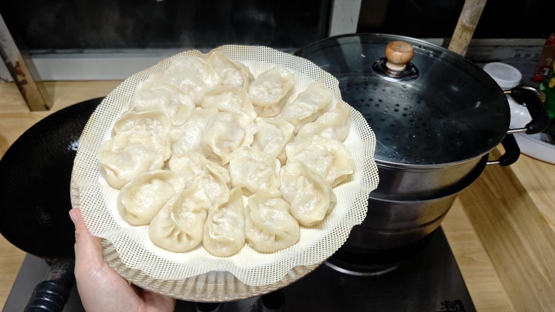 芹菜猪肉蒸水饺