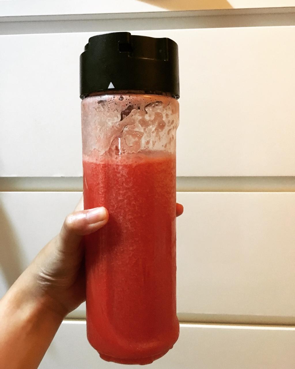 鲜榨冰爽西瓜汁