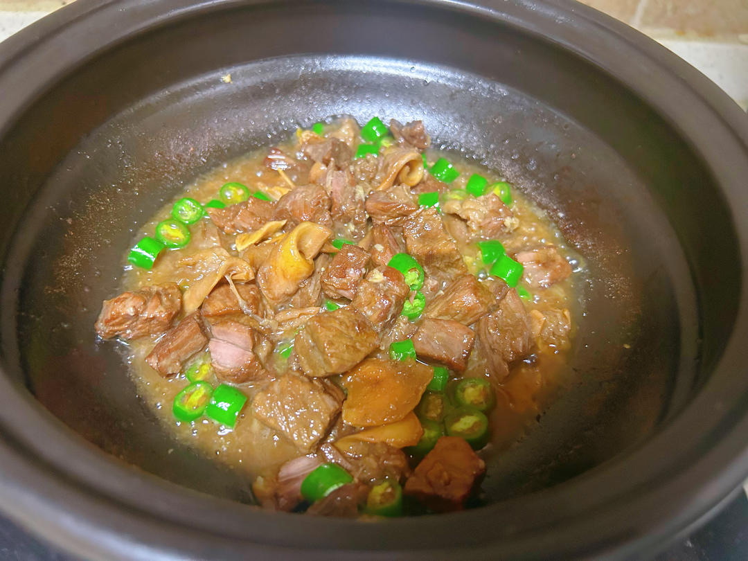 家常线椒牛腩的做法