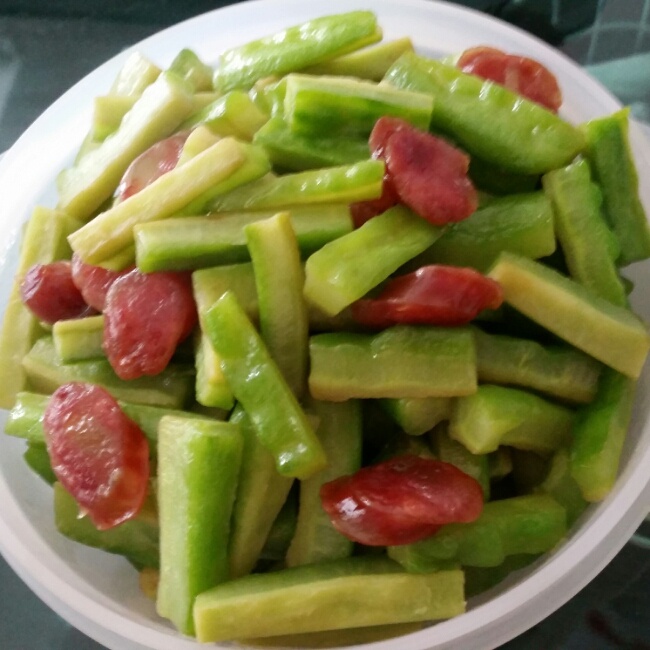 香肠煸苦瓜