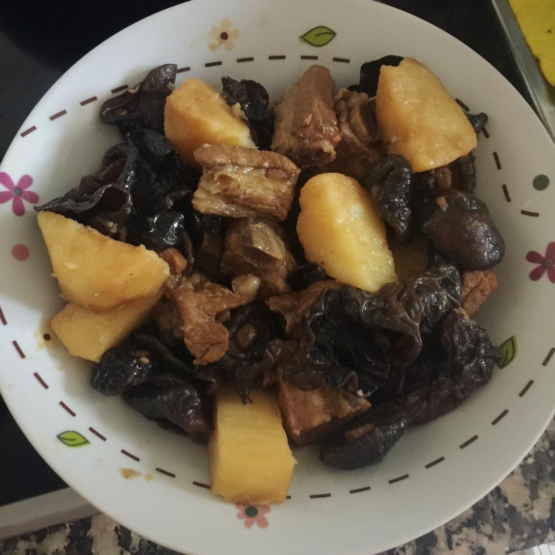 土豆炖排骨