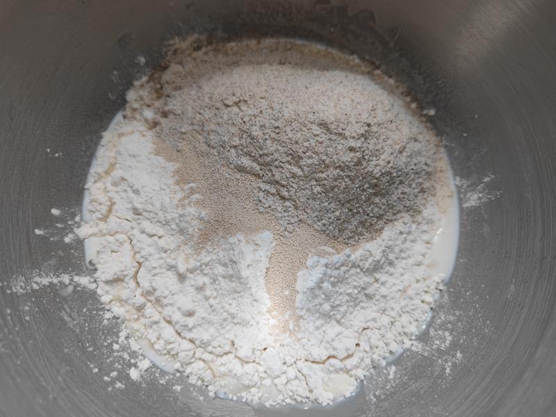 纯奶手撕吐司的做法 步骤1