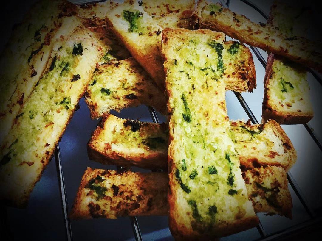 超简单🧄蒜香黄油吐司条