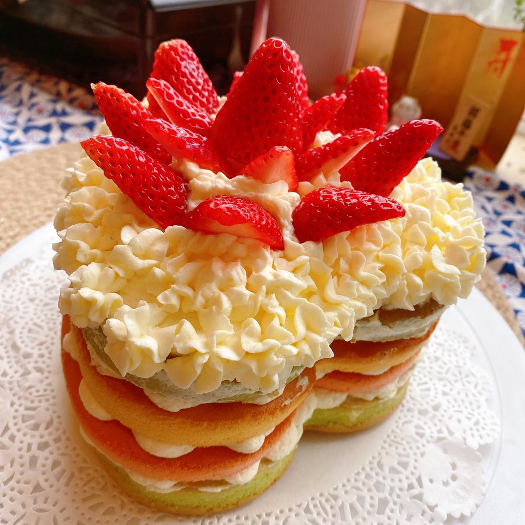 彩虹草莓裸蛋糕