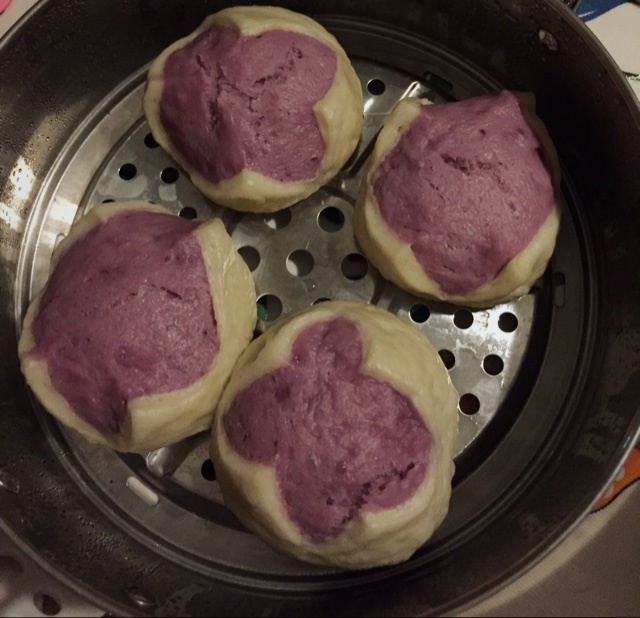 【双色开花紫薯馒头】，馒头也可以有花样儿。