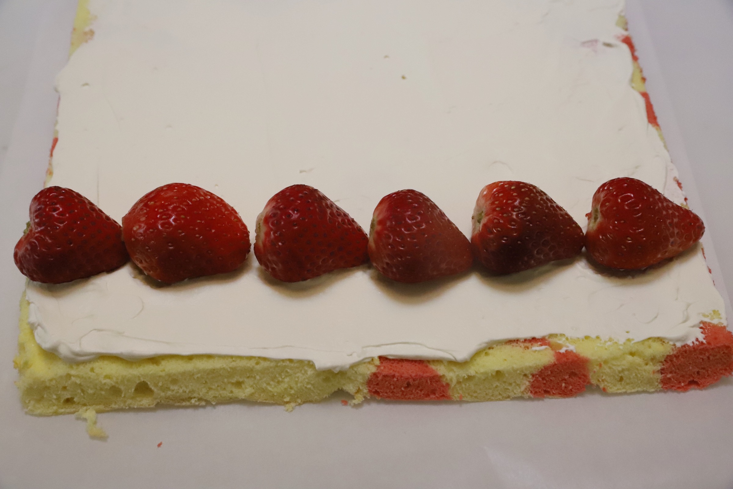 草莓双色手指饼蛋糕卷的做法 步骤12