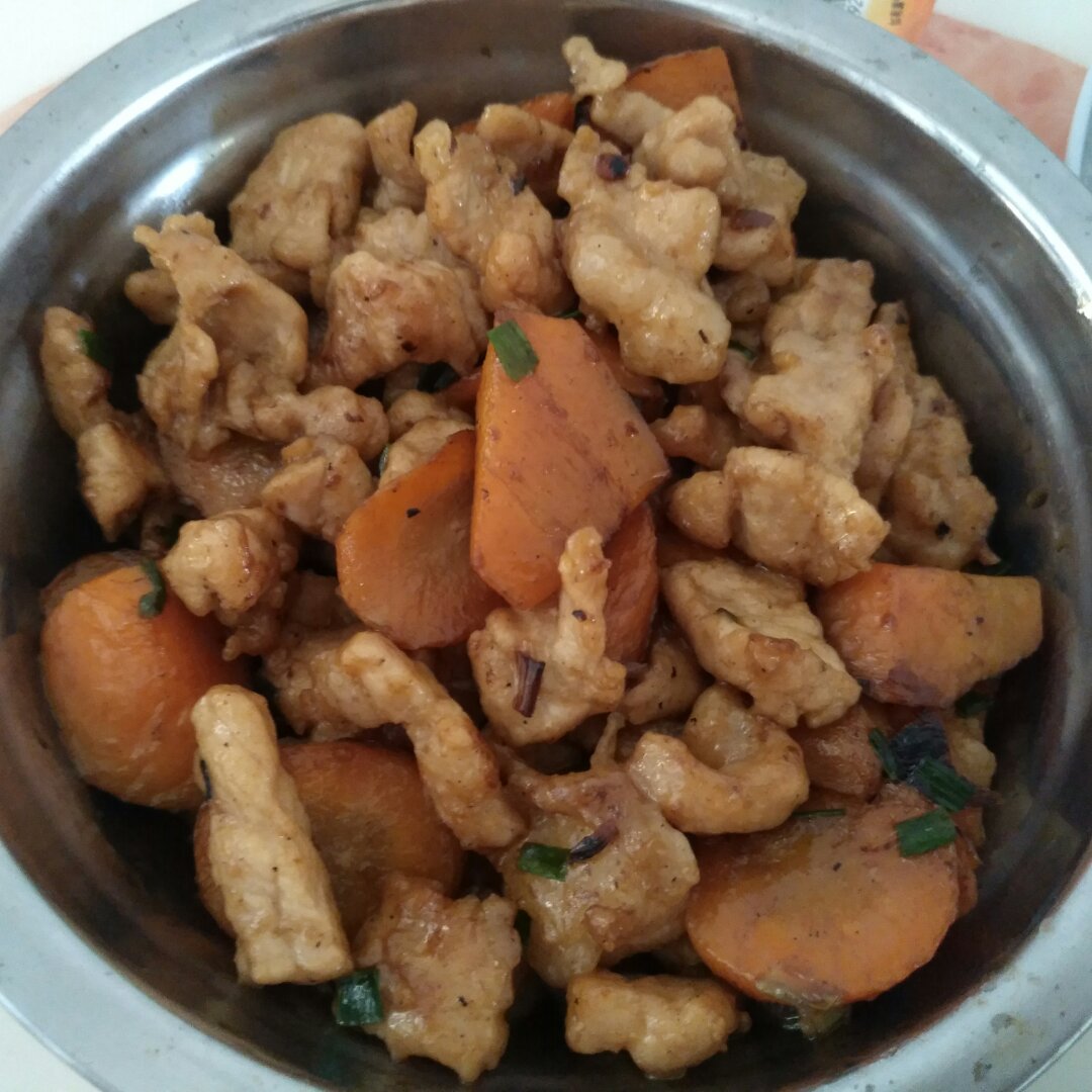 红萝卜炒肉