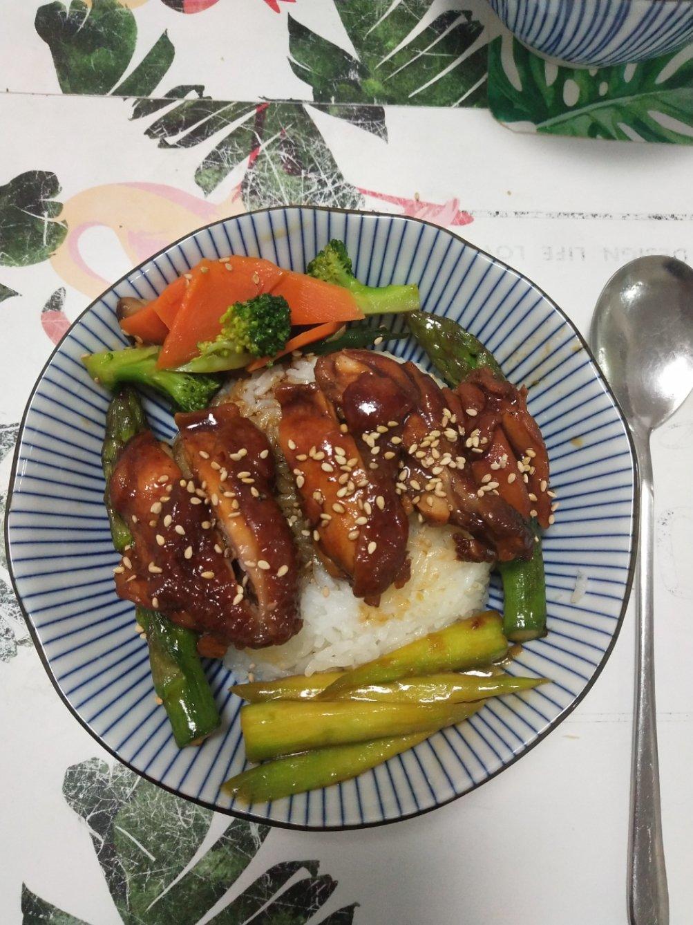 一只照烧鸡腿饭「厨娘物语」