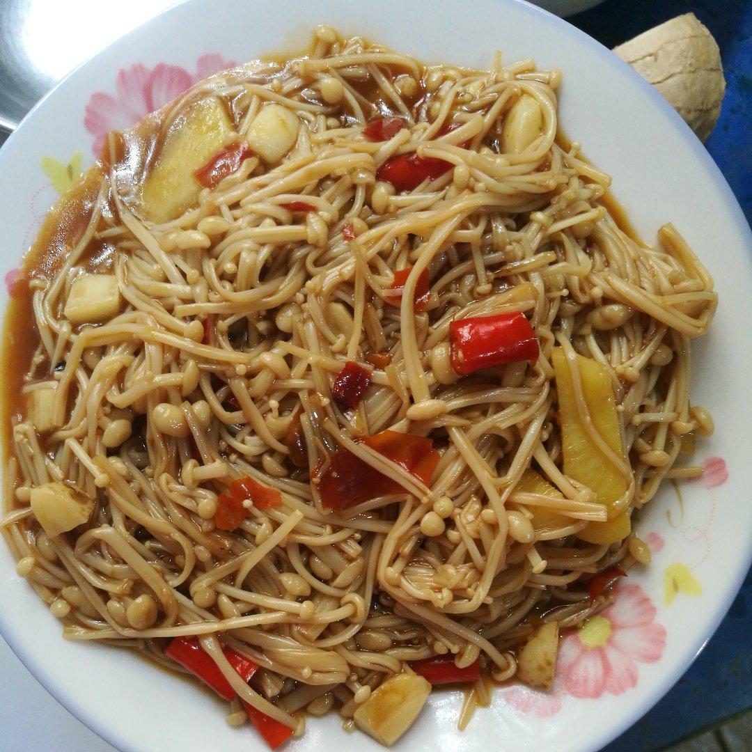 ゝ茈籹孒做的酱炒金针菇