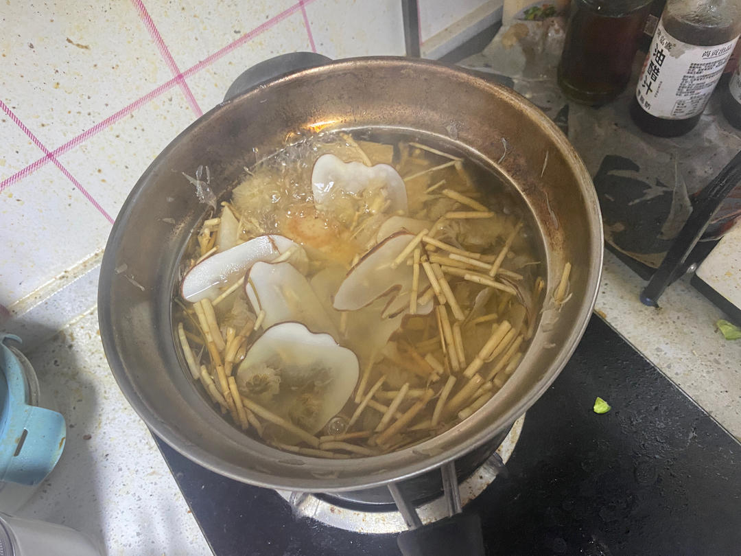 海底椰茅根雪梨菊花膏