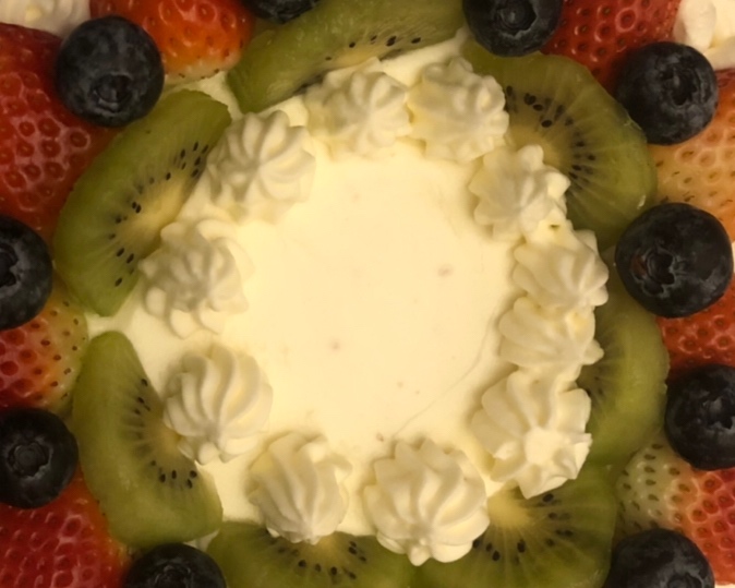 水果生日蛋糕裱花造型的做法 步骤6