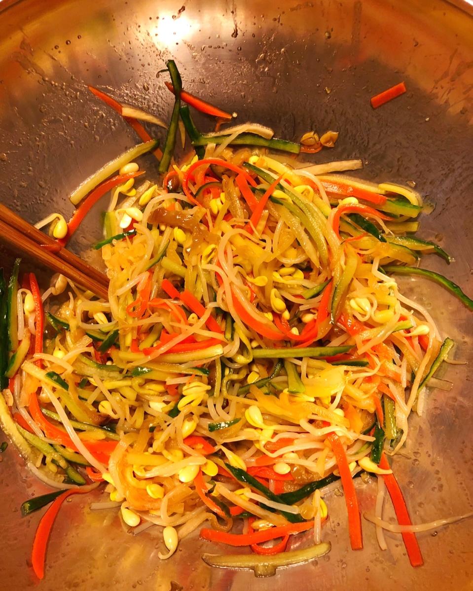 凉拌豆芽黄瓜菜
