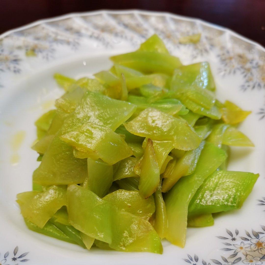 超简单的清炒莴笋