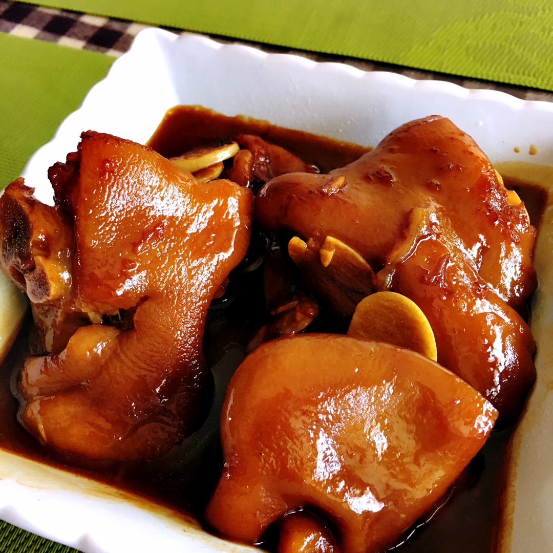 美味的家常菜：红烧猪蹄