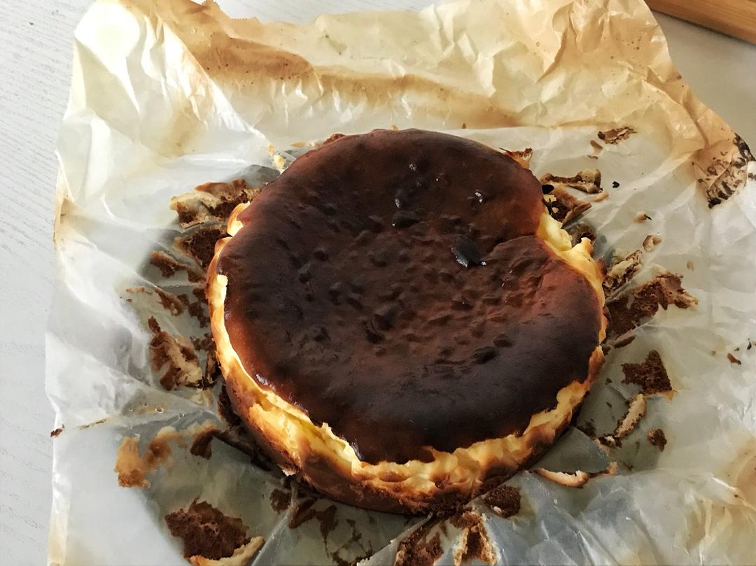 曼食慢语丨酸奶巴斯克蛋糕