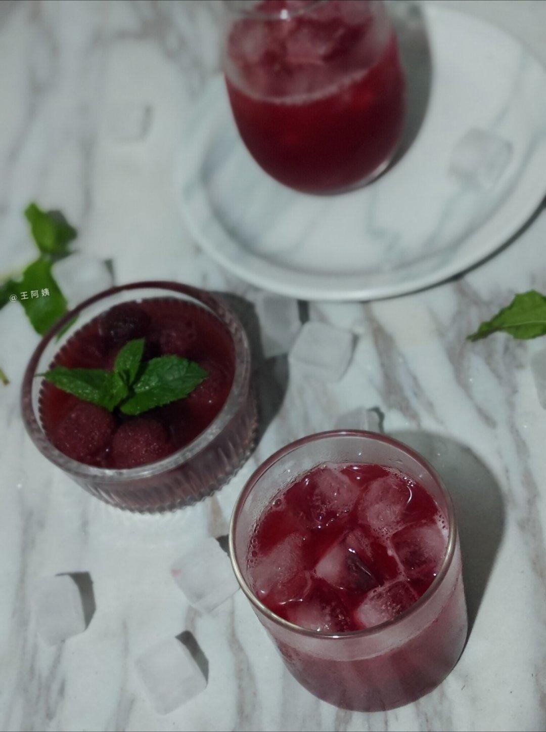 杨梅的超爽吃法—可乐杨梅汤