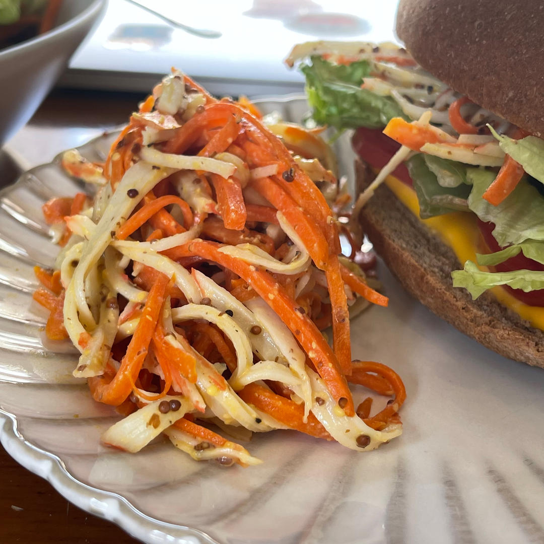 胡萝卜蟹柳丝温沙拉【健康小食】