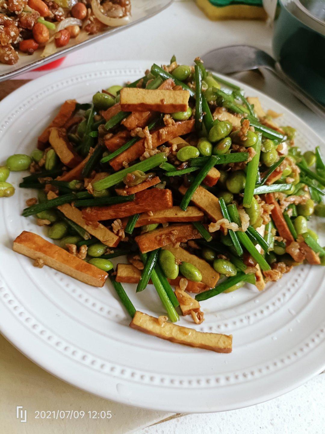 韭菜花炒毛豆