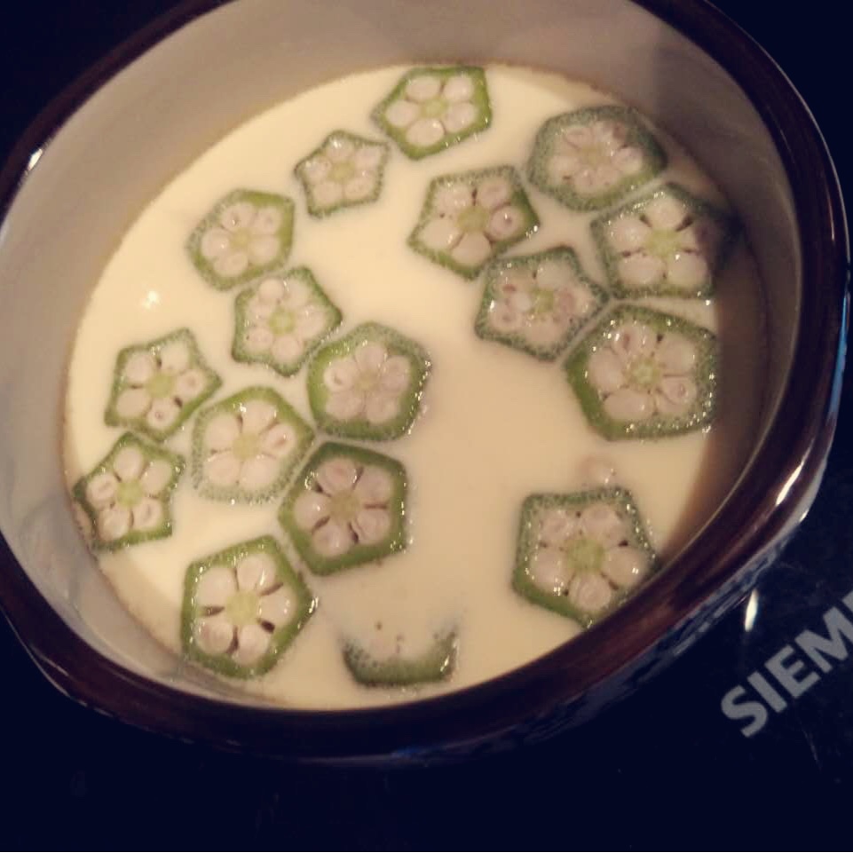 颜值控-做一朵开在碗里的花秋葵蒸水蛋