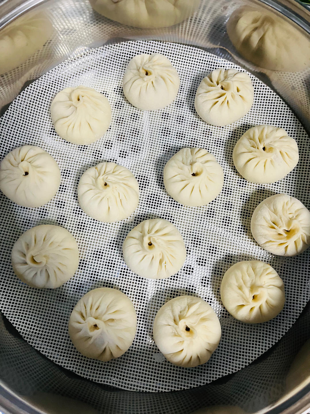 小翌妈妈做的快手发面小笼包
