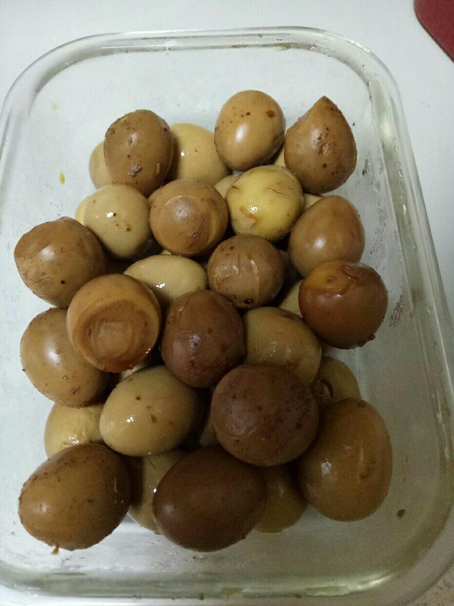 乡巴佬卤鹌鹑蛋