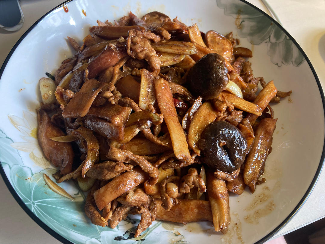 手撕杏鲍菇炒肉