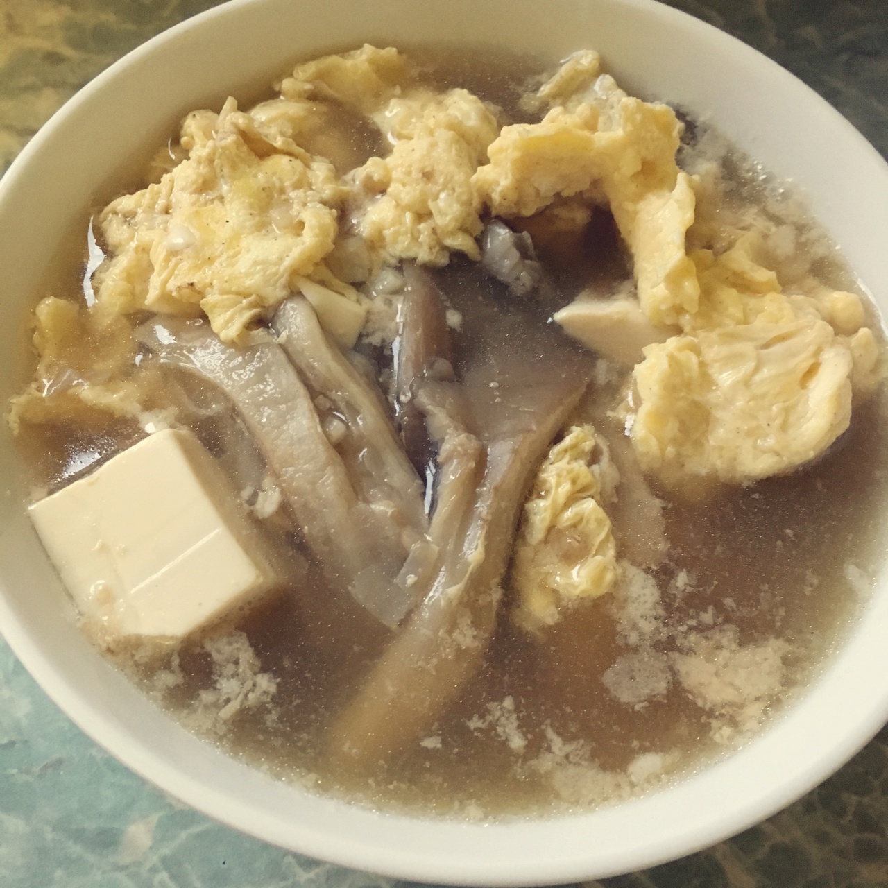 平菇豆腐汤