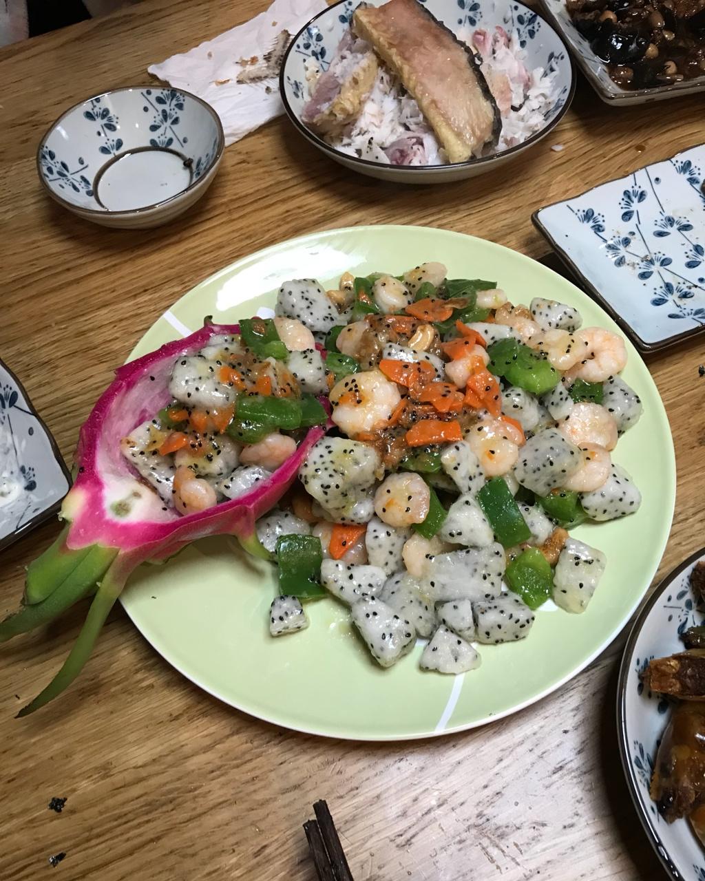 火龙果炒虾仁