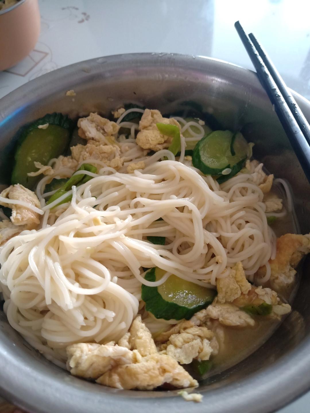 黄瓜鸡蛋面