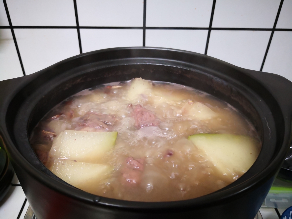 冬瓜薏米猪骨汤（春季祛湿）的做法
