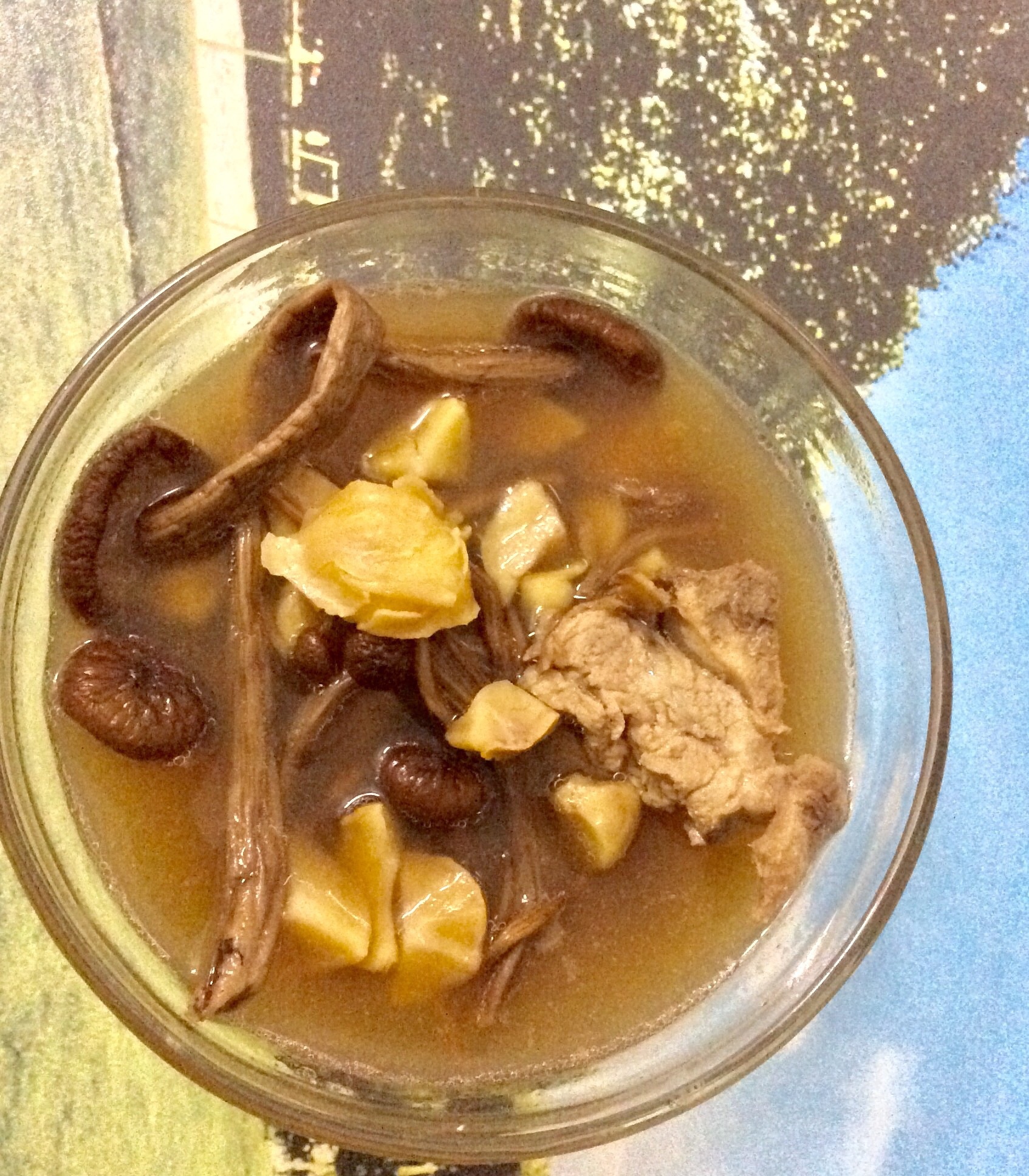 茶树菇龙骨板栗汤的做法