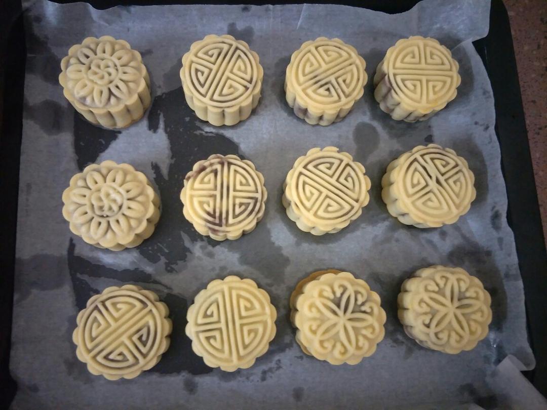 广式月饼——蛋黄莲蓉月饼