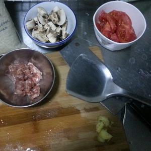 上班便当：茄汁肉碎烧白蘑菇娃娃菜的做法 步骤1