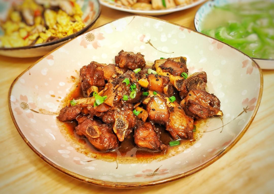 家常做法【糖醋排骨】~黄金配比酱汁的做法